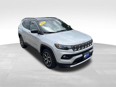 Used 2025 Jeep Compass Limited AWD/4WD image 9