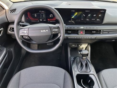 Used 2025 Kia K4 LXS image 10