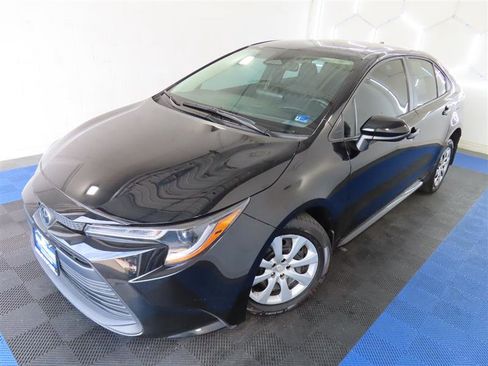 Used 2024 Toyota Corolla LE FWD image 4