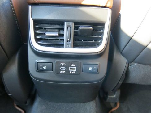 Used 2024 Subaru Outback Limited AWD/4WD image 23