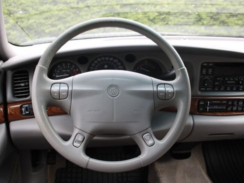 Used 2001 Buick Le Sabre Custom w/ Luxury Pkg FWD image 17