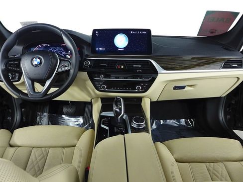 Certified 2023 BMW 530i w/ Premium Package RWD image 25
