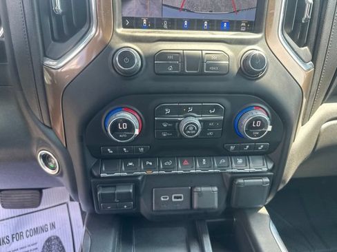 Used 2022 Chevrolet Silverado 1500 High Country w/ Technology Package AWD/4WD image 24