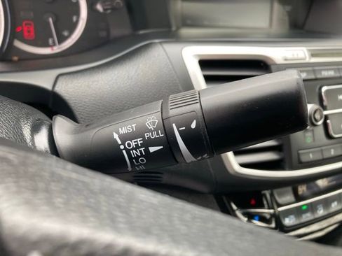 Used 2017 Honda Accord LX image 22