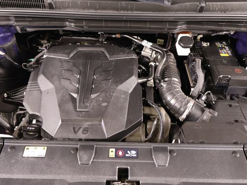 Used 2025 Kia Carnival FWD image 21