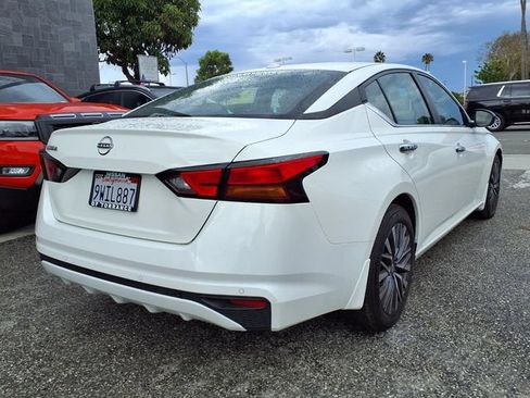 Used 2025 Nissan Altima 2.5 SV FWD image 20