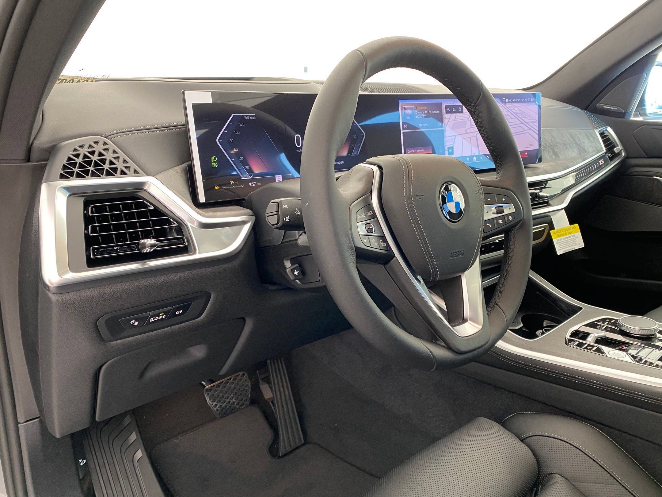 Used 2026 BMW X5 xDrive40i w/ Premium Package AWD/4WD image 4