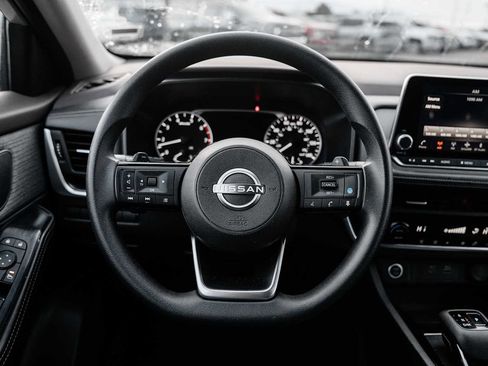 Used 2023 Nissan Rogue SV image 6