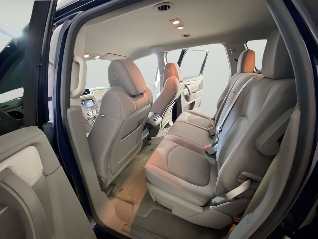 Used 2016 Chevrolet Traverse LS FWD image 33