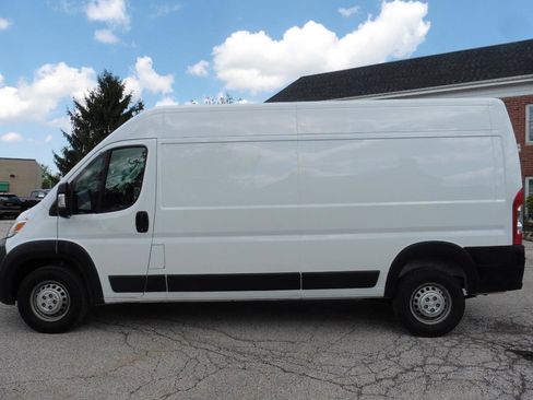 Used 2025 RAM ProMaster 2500 w/ Convenience Group FWD image 10