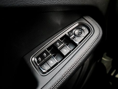 Used 2026 Porsche Macan w/ Premium Package Plus AWD/4WD image 15