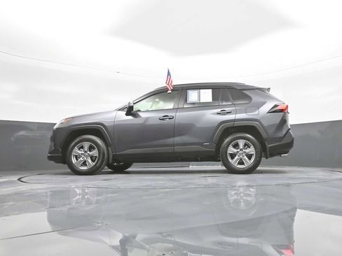 Used 2025 Toyota RAV4 XLE AWD/4WD image 37