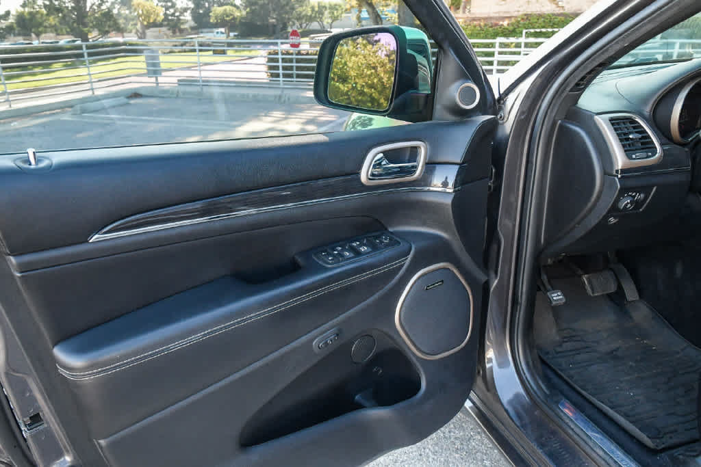 Used 2017 Jeep Grand Cherokee Overland RWD image 26