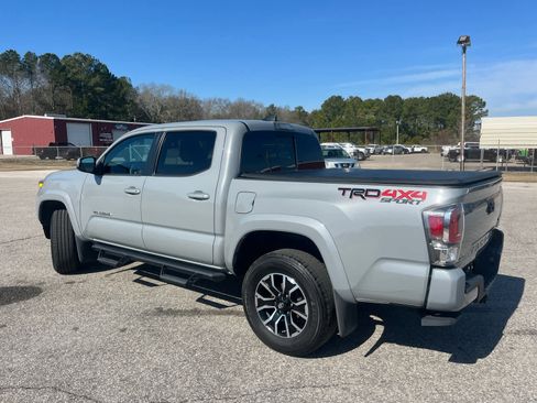 Used 2020 Toyota Tacoma TRD Sport image 5