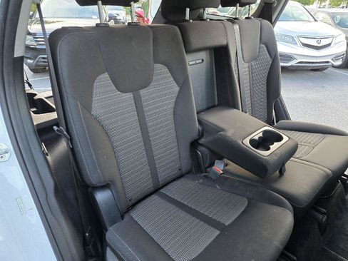 Used 2021 Kia Sorento LX FWD image 6