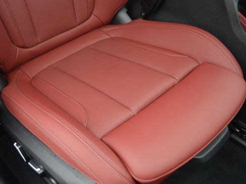 Certified 2025 BMW X4 M40i w/ Premium Package image 38