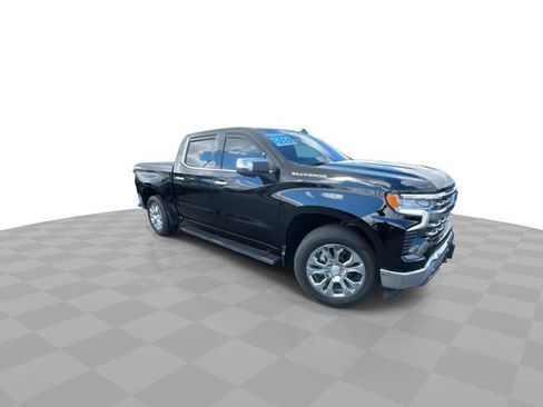 Used 2023 Chevrolet Silverado 1500 LTZ AWD/4WD image 2