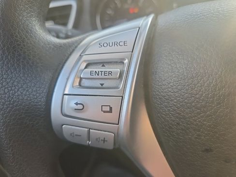 Used 2016 Nissan Rogue SV image 13