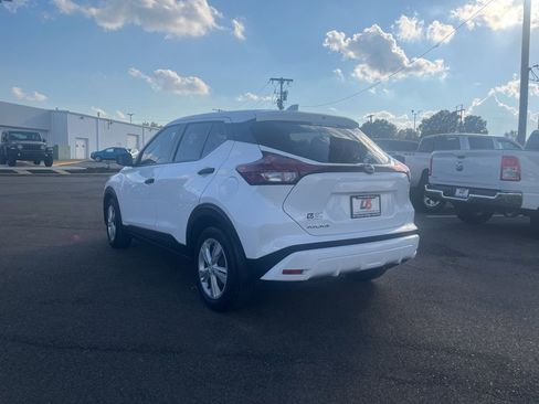 Used 2023 Nissan Kicks S image 5