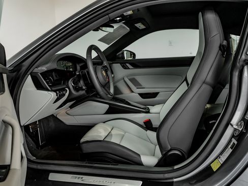 Certified 2025 Porsche 911 Carrera image 5