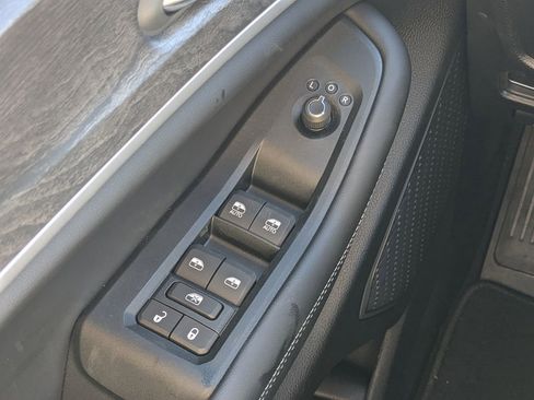 New 2026 Jeep Grand Cherokee Limited RWD image 21