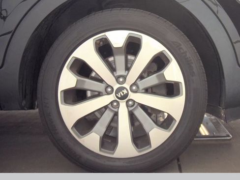Used 2020 Kia Telluride S FWD image 19