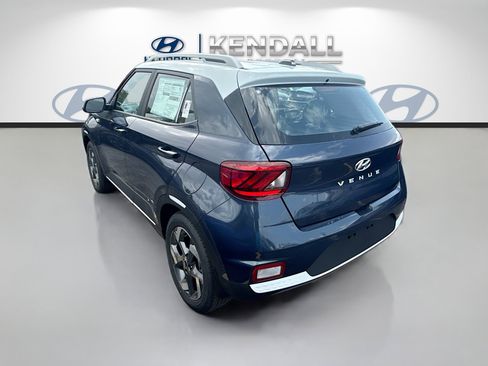 New 2026 Hyundai Venue SEL FWD image 4