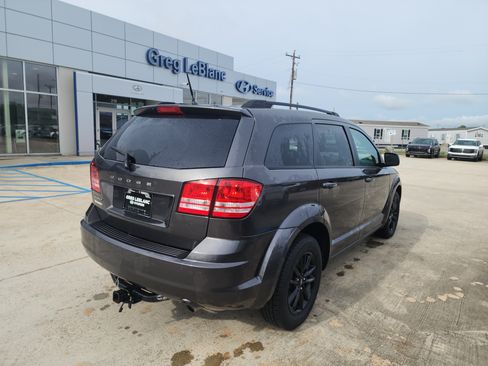 Used 2020 Dodge Journey SE w/ Blacktop Package FWD image 7