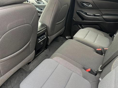 Used 2021 Chevrolet Traverse LT image 26