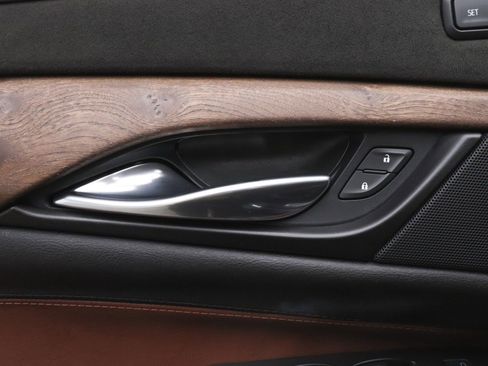 Used 2019 Cadillac Escalade ESV Premium Luxury image 14