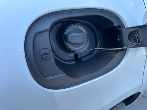 Used 2026 Porsche Macan image 41