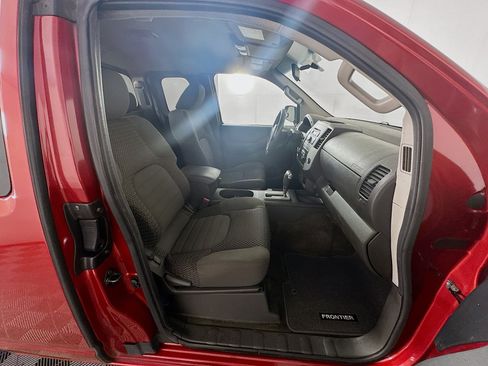 Used 2012 Nissan Frontier SV RWD image 27
