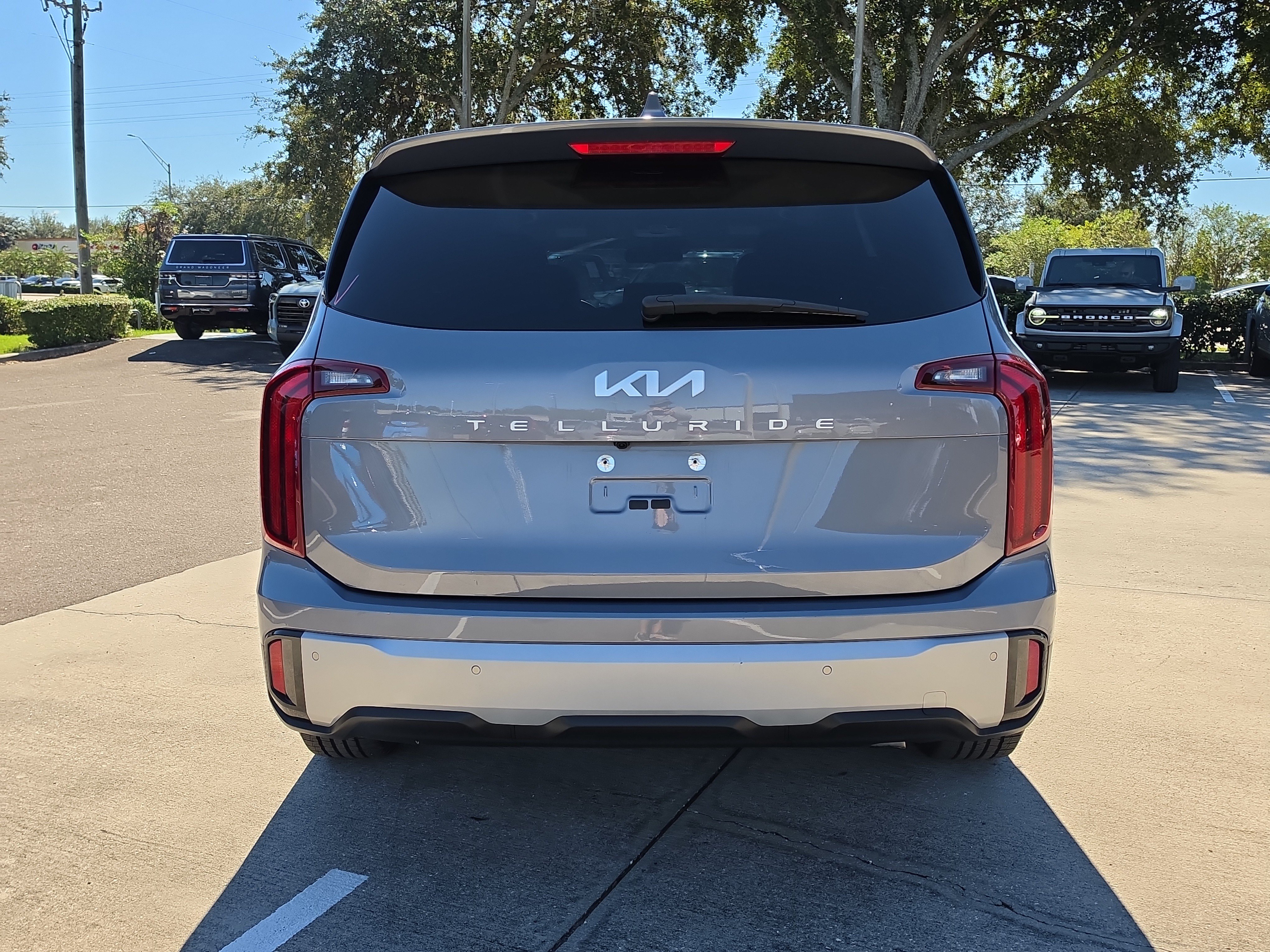 Certified 2023 Kia Telluride LX FWD image 7