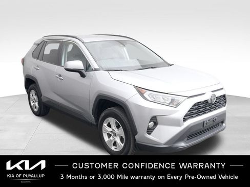 Used 2021 Toyota RAV4 XLE w/ XLE Grade Weather Package AWD/4WD image 3