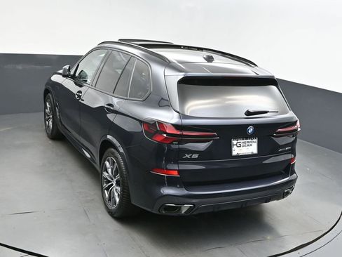 Certified 2026 BMW X5 xDrive50e w/ M Sport Package AWD/4WD image 33