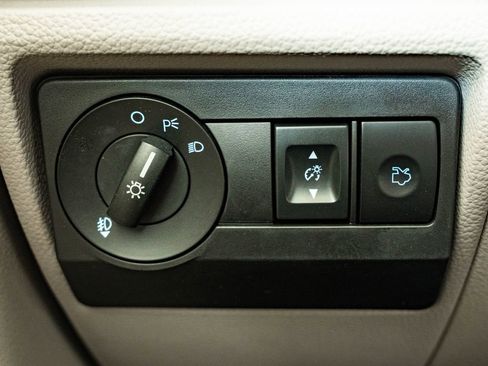 Used 2010 Ford Fusion SE FWD image 25