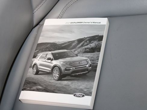 Used 2021 Ford Explorer XLT w/ Equipment Group 202A image 29