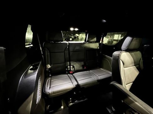 Used 2022 GMC Yukon Denali w/ Denali Premium Package image 27