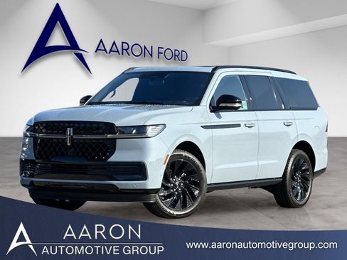 Used 2025 Lincoln Navigator Reserve w/ Jet Appearance Package AWD/4WD image 1