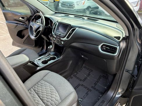 Used 2020 Chevrolet Equinox LT w/ Driver Convenience Package FWD image 15