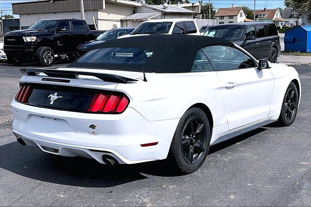 Used 2015 Ford Mustang Convertible RWD image 8