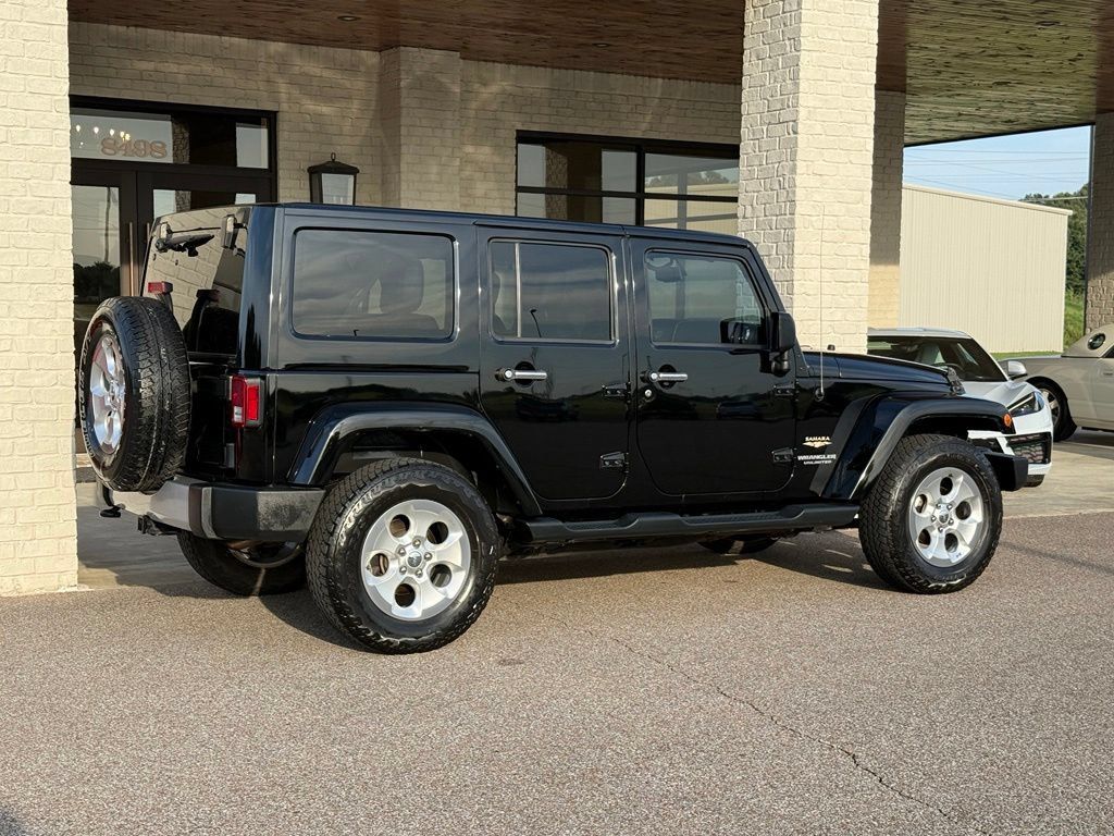 Used 2014 Jeep Wrangler Unlimited Sahara w/ Max Tow Package AWD/4WD image 5