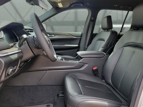 New 2026 Jeep Grand Cherokee Limited w/ MOPAR Finishing Package RWD image 11
