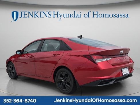 Used 2021 Hyundai Elantra SEL w/ Convenience Package FWD image 8