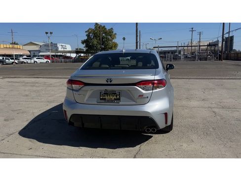 Used 2024 Toyota Corolla SE image 2