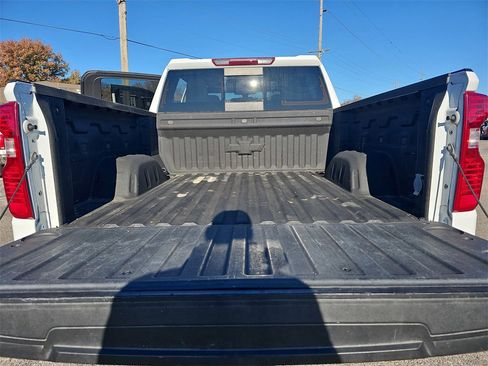 Used 2021 Chevrolet Silverado 1500 LT w/ Z71 Off-Road Package image 12