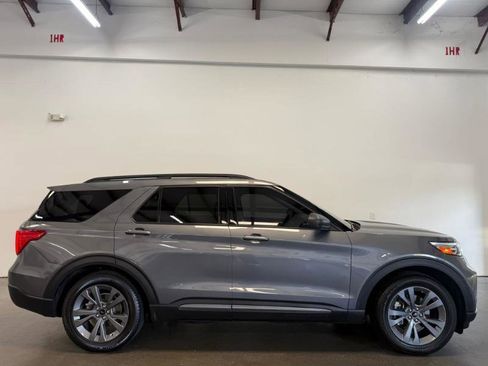 Used 2021 Ford Explorer XLT w/ Equipment Group 202A image 2
