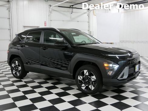 Certified 2025 Hyundai Kona SEL AWD/4WD image 1