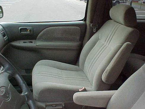 Used 2002 Toyota Sienna LE w/ Symphony Pkg image 12
