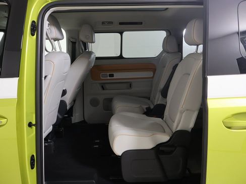 Used 2025 Volkswagen ID. Buzz 1st Edition image 27